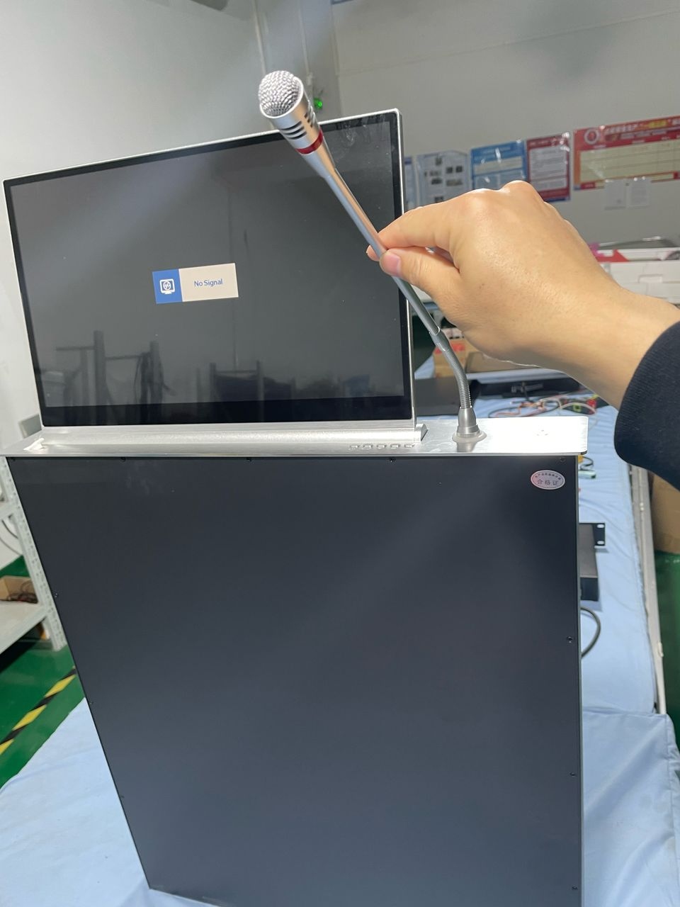 15.6/17.3/18.5/21.5/23.8 Monitor Lift for Conference Room